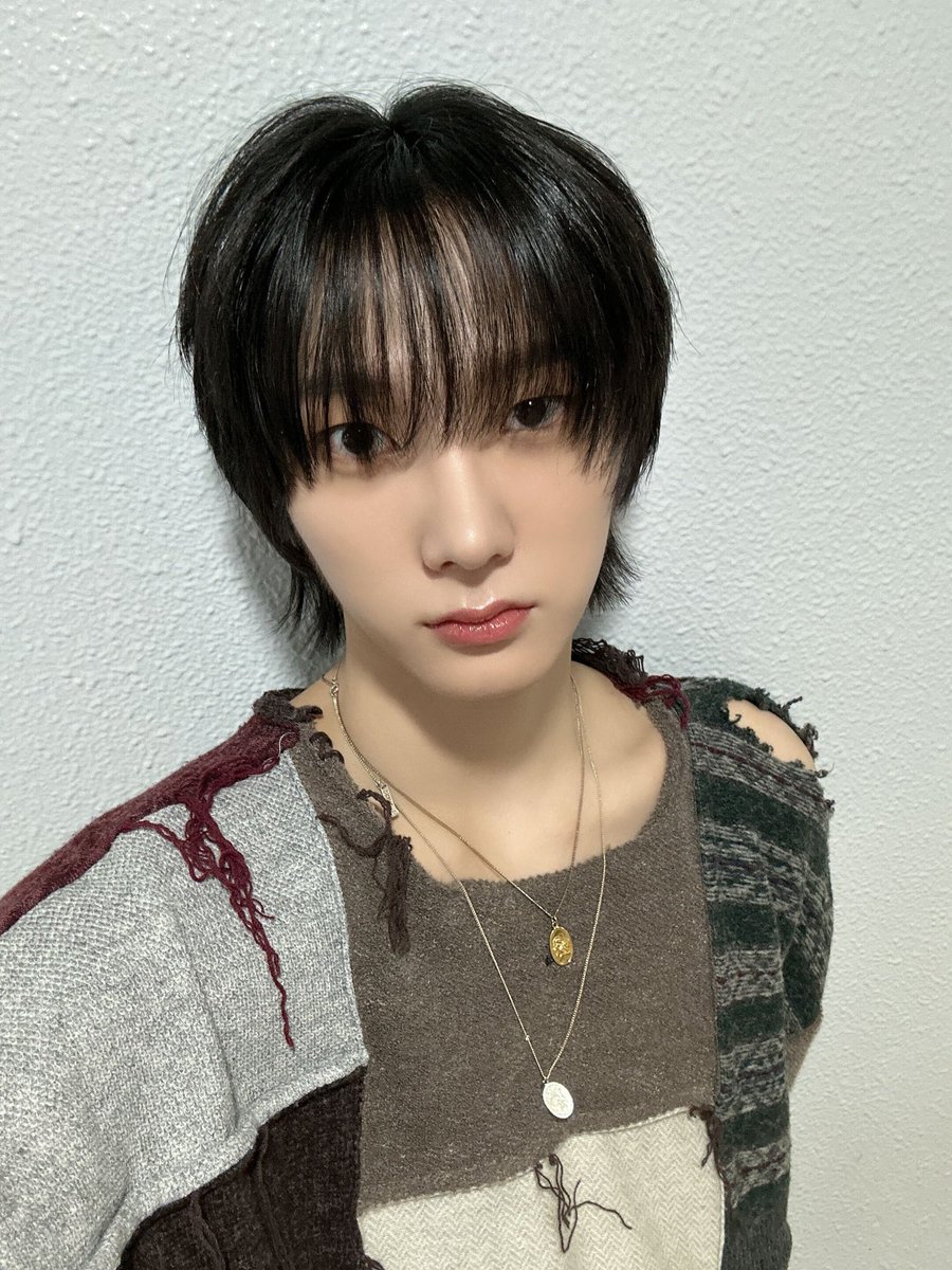 BOYNEXTDOOR_twt's tweet image. 활동 첫 주 끝!! 한 주 동안 밤낮 가리지 않고 응원해 주셔서 감사해요! 우리 팬분들 덕분에 모든 무대가 화려하게 빛날 수 있는 것 같아요 💗 
언제나 자랑스러운 보이넥스트도어가 될게여..!

#BOYNEXTDOOR #성호 #SUNGHO