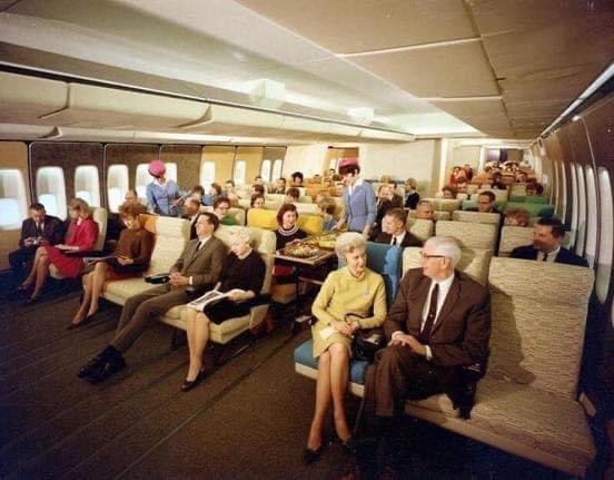 TheSecretAcct's tweet image. Believe it or not, this was economy class seating on a Pan Am 747 back in 1970... 
@jet2tweets 
@easyJet 
@Ryanair 
@British_Airways 

That said, it was probably first class pricing compared to today.