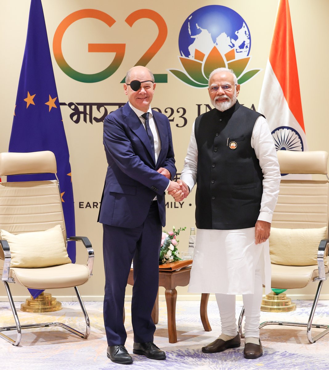 narendramodi's tweet photo. Sehr gutes Treffen mit @Bundeskanzler @OlafScholz in Delhi. Ich habe ihm dafür gedankt, dass er den G20-Gipfel mit seinen Ansichten bereichert hat. Wir haben auch darüber diskutiert, wie Indien und Deutschland weiterhin in den Bereichen saubere Energie, Innovation und Arbeit für eine bessere Welt  zusammenarbeiten können.
