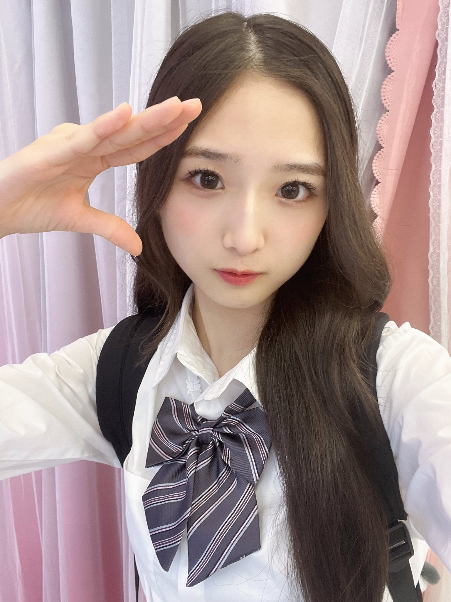 AKB48 迫由芽実 Officialスクラッチ A賞 サイン入り タペストリー 迫由芽実 AKB48 SPECIALくじ ステッカー - メルカリ