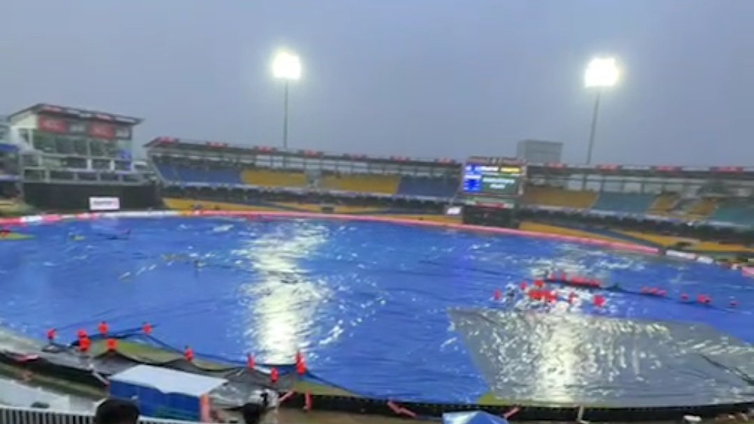 HassanAbbasian's tweet photo. It looks like we are done for today due to the amount of water in the ground, and the prediction for tomorrow is also not good, so a washout loading imo.. . Thank you, Jay Shah for ruining this beautiful game just to satisfy your ego..
#IndiavsPak https://t.co/CBnA5Ki26c
