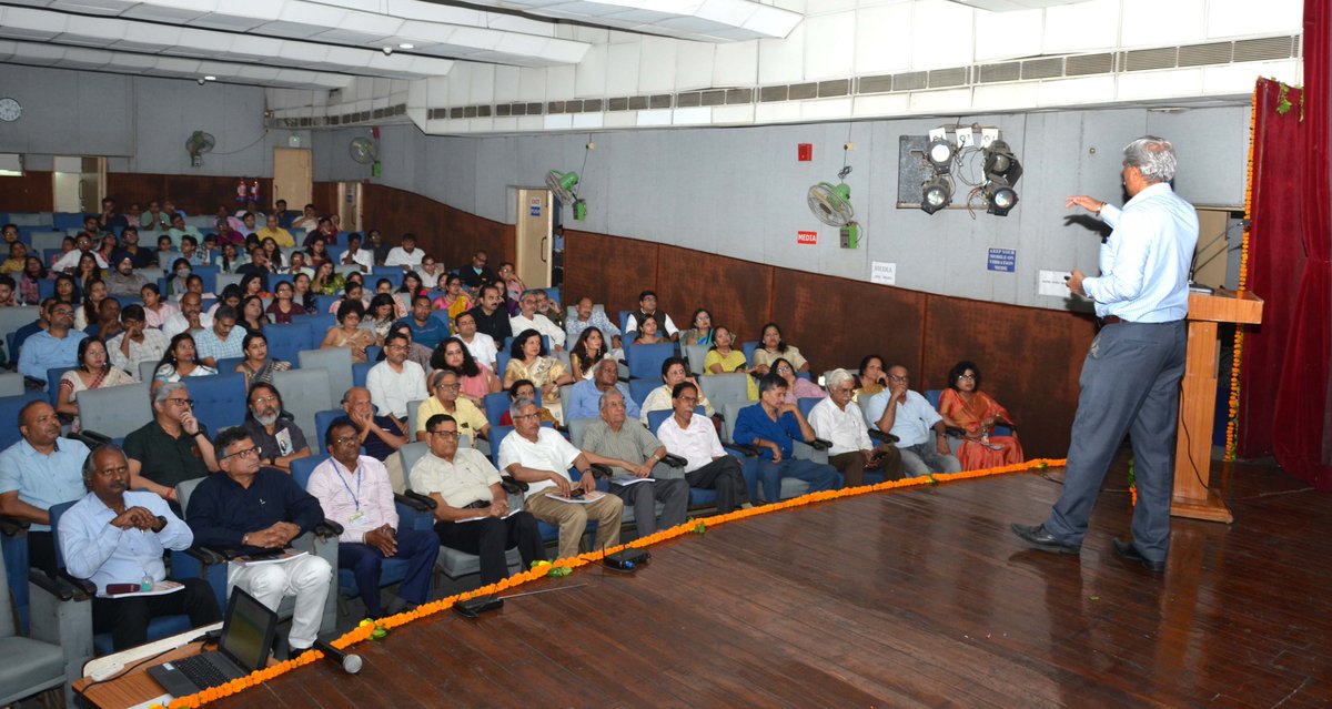 BSIP_official's tweet photo. A captivating #BSIP #FoundationDay lecture! GB Chairman Prof. N. Karmalkar took us on an insightful journey through the #Deccan with his talk on "#Flood #Basalts." Exploring the #geological marvels of our land, we're reminded of the Earth's rich history
@IndiaDST @DrJitendraSingh https://t.co/n0EI8AAnm0