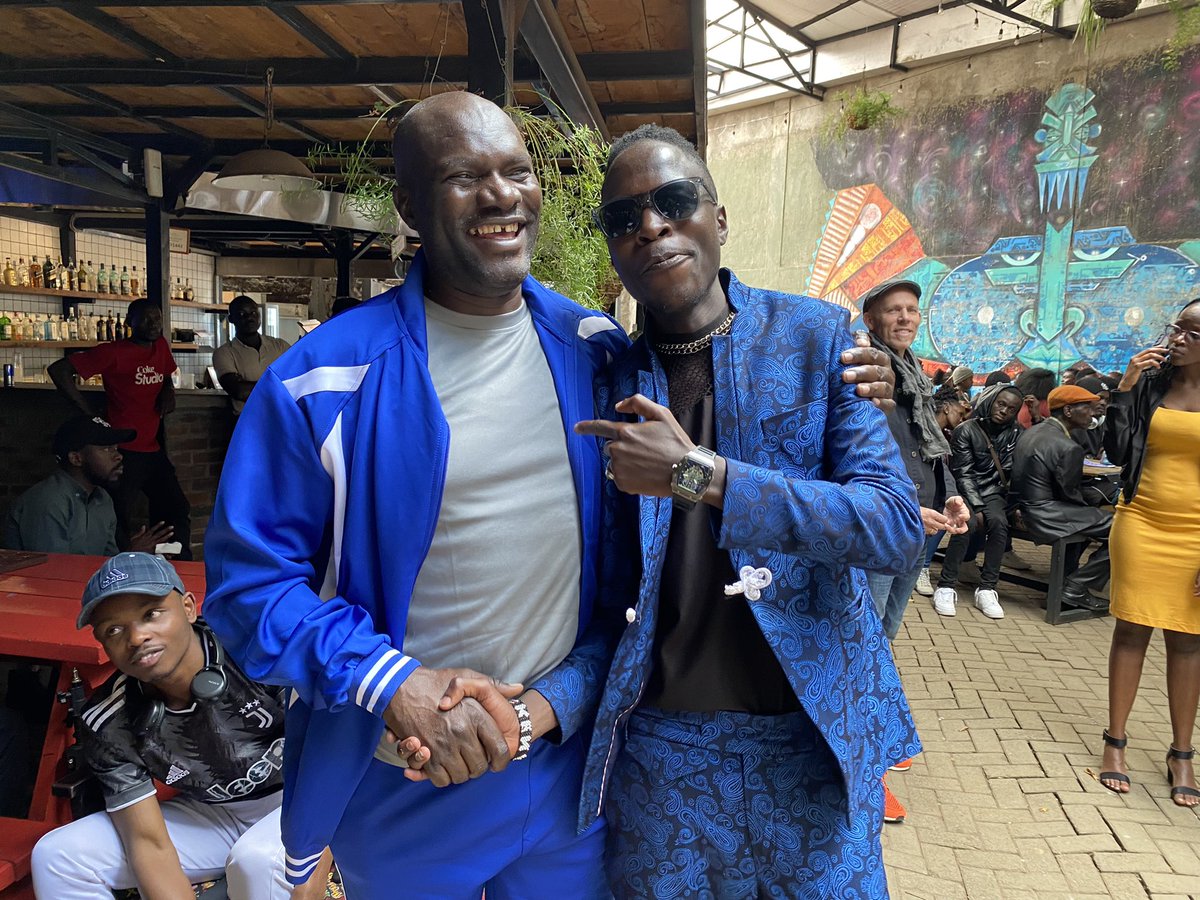 Janairobi tweet media