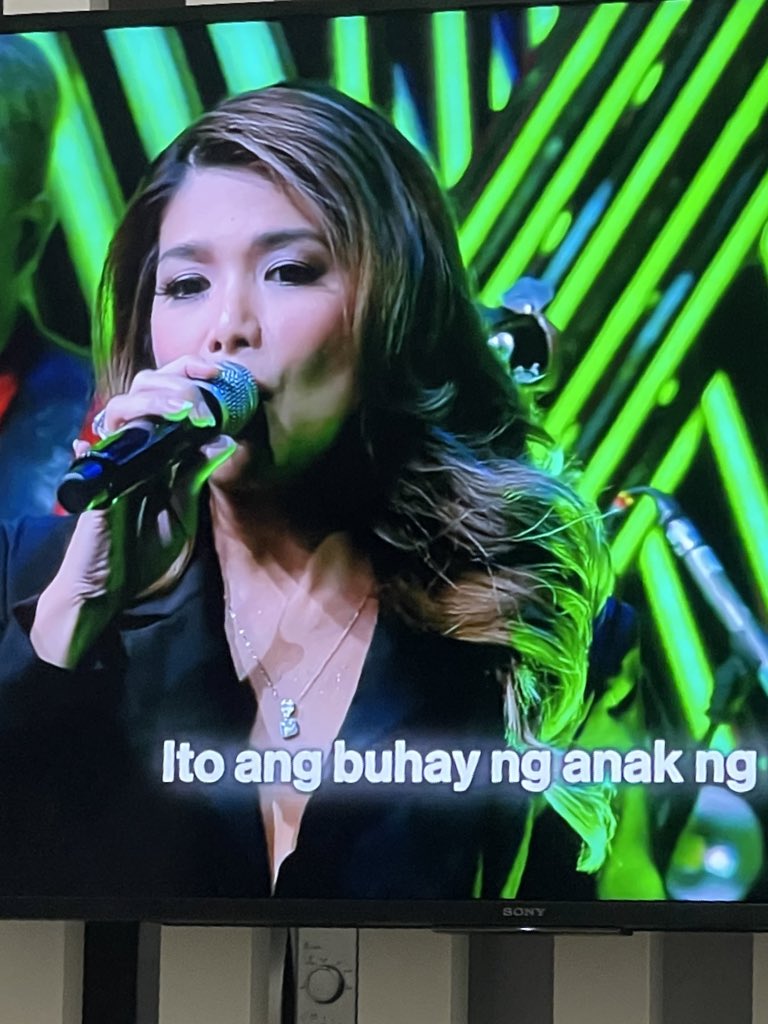 akoe2marizen's tweet photo. Galing pa din ni Ms. @genevacruzmusic #EverybodySingSayaw https://t.co/LCdk2XnIXG