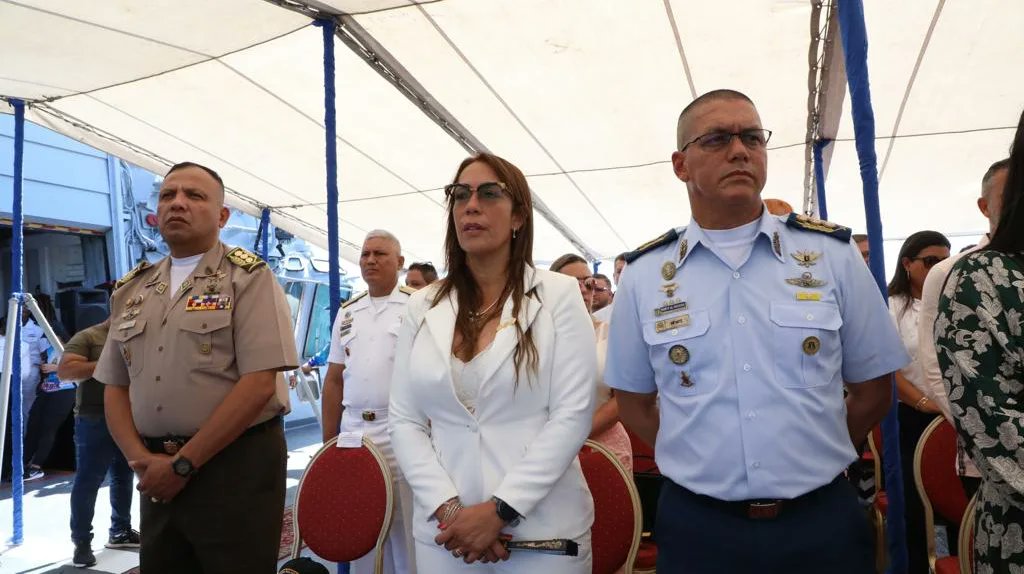 dcfsdt's tweet photo. ⚓ Bajo la bendición de nuestra Madre Santísima, los integrantes del #EMS #FANB nos congregamos en franca hermandad para conmemorar el Día de nuestra madre amada, La Virgen Del Valle patrona de Oriente y de la @armadabolivariana. Hoy hemos fortalecido nuestra FE. https://t.co/nzSXjFgroF