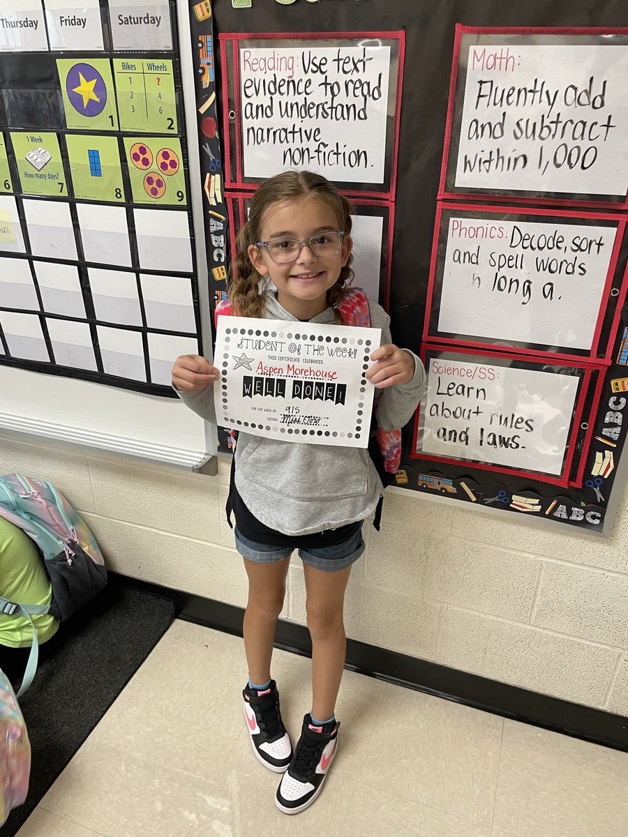 misstoroWCS's tweet photo. Our 1st student of the week and kindness award winners!!! Proud of you ladies 🩷 @warrenschools #LincolnPrideWCS https://t.co/QousdupkPm
