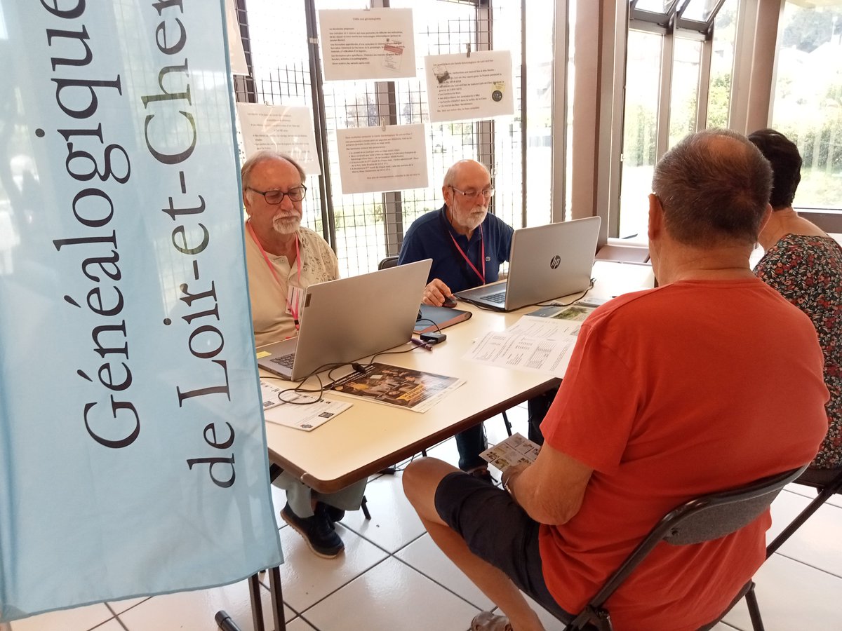GenealogieXV's tweet photo. Les chouettes rencontres de généalogie + le spectacle ont eu lieu vendredi près de Tours. Merci à @archives_37 @geneanet @cgdt37 #cercleLoirEtCher #tresorsepia #pechereau @GeneaPrime et Archives & Culture bien sûr ! https://t.co/gP9v5UiXQQ