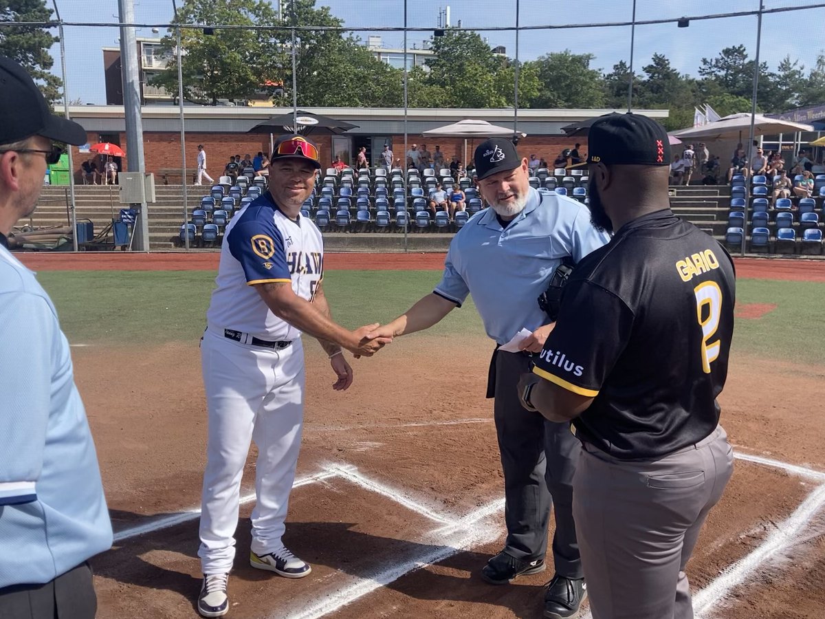 Wie plaatst zich voor de Holland Series? In game 5 gaan vandaag een beslissing vallen tussen <a href="/HCAW_Bussum/">HCAW</a> en <a href="/PiratesHonkbal/">Amsterdam Pirates</a> Straks meer <a href="/NHSport_/">NH Sport</a>