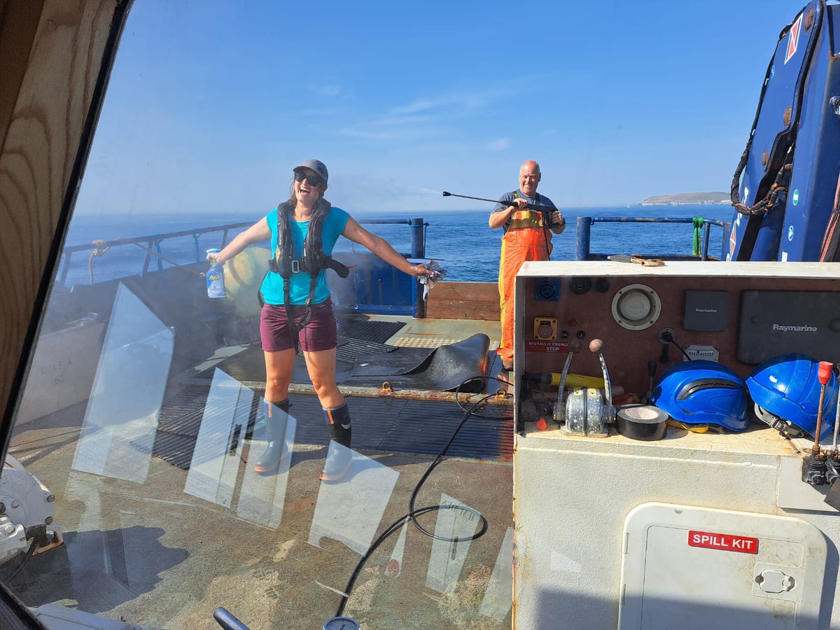 AHall_Marine's tweet image. Day 4️⃣ of our acoustic receiver download cruise for #AnglingforSustainability 🐟🦈
We redeployed receivers in Southbourne Rough MCZ then sailed back to Weymouth 🌞🐟

@PlymUni @AnglingTrust @NaturalEngland @SouthernIFCA @DefraGovUK #FISP @aMER_MarineRes