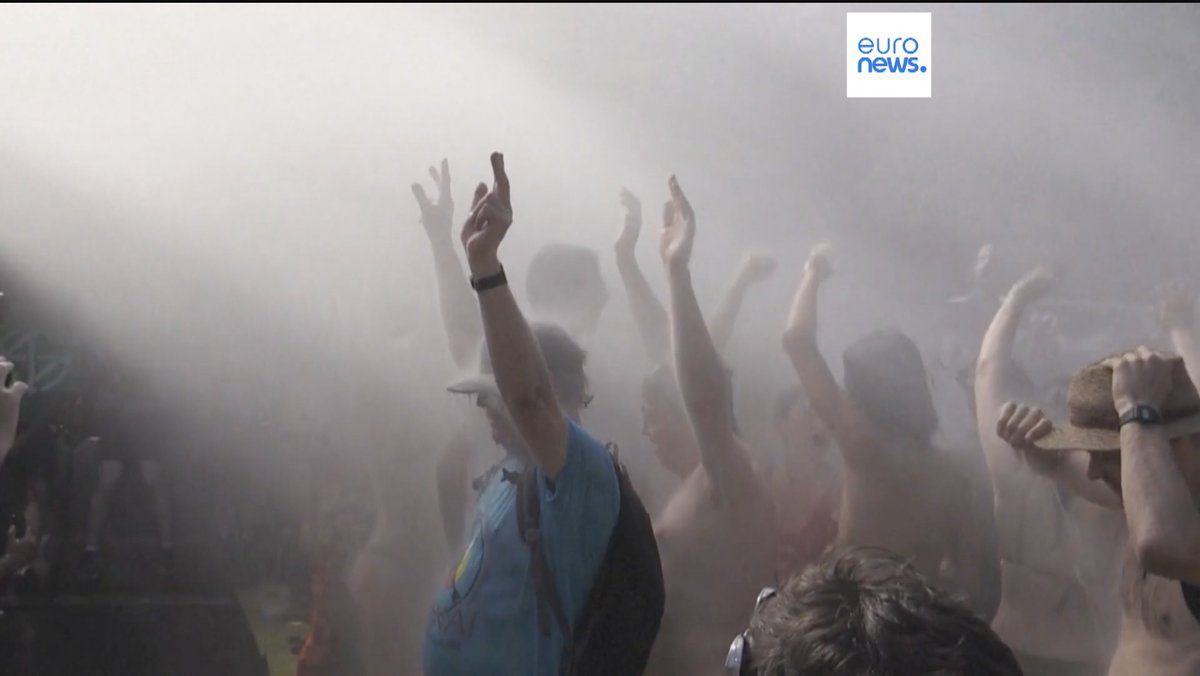NikGammon's tweet image. Getting soaked in The Hague yesterday shooting the XR protest - my footage for AFP fr.euronews.com/2023/09/10/pay…