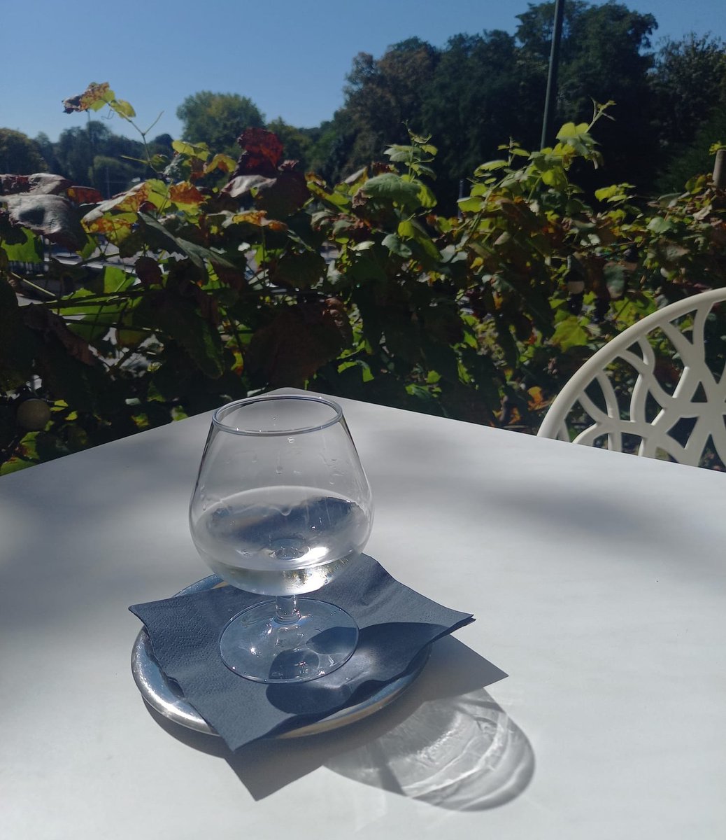 _Natacha_ah's tweet image. De l&apos;amour et de la grappa.
#whatelse
#fuckcancer