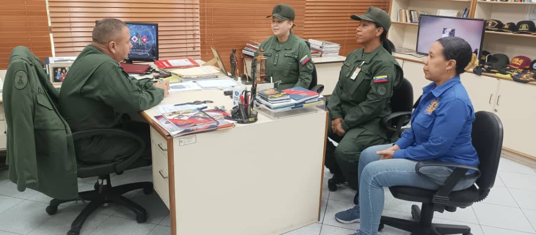 dcfsdt's tweet photo. #Entérate #Hoy #08Sep Ante la máxima autoridad y responsable patrimonial, el GD Rafael Angel Suárez Rodríguez, Jefe de la Oficina de Tecnología e Información de nuestro glorioso @ejercito_bolivariano, la @contraloriageneralfanb efectuó el cierre del examen de cuenta. https://t.co/7Z4wstOSjC