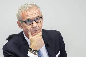 Urs Rohner, Ex-Präsident der Credit Suisse, ist in ein Goldhandelsunternehmen eingestiegen, das seinen Kunden "Sicherheit ausserhalb des Bankensystems" verspricht.
Sollte einem zu denken geben.