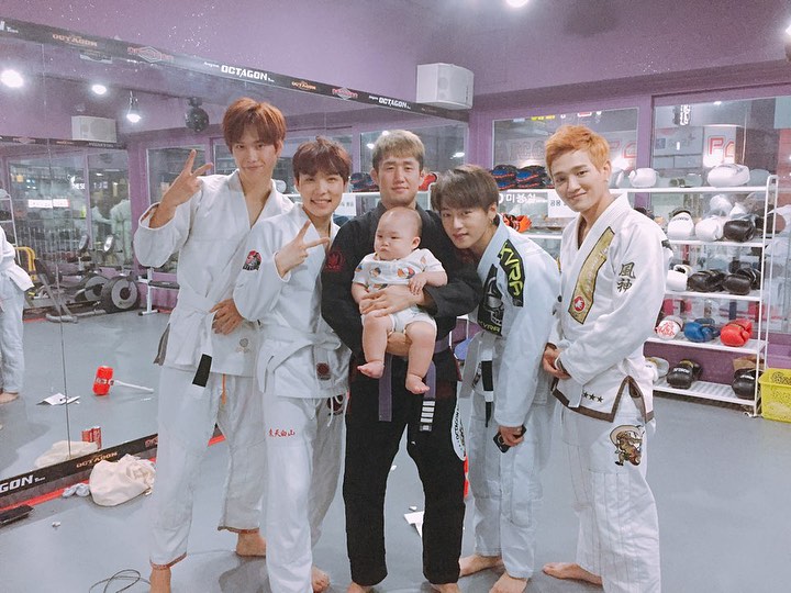 AlphaBAT_Fan_FR's tweet image. 26.08.23 | INSTA | #Beta 

🇨🇵 Athlète de Road Fc "Moon Jaehoon", que je respecte vraiment, tu as fait un excellent travail 😃

🇬🇧 Road Fc athlete "Moon Jaehoon" who I really respect, you did a great job😃

#Roadfc #MoonJaehoon #OctagonmultiGym #Forground #KimJunsu #Anyang 

APBFR