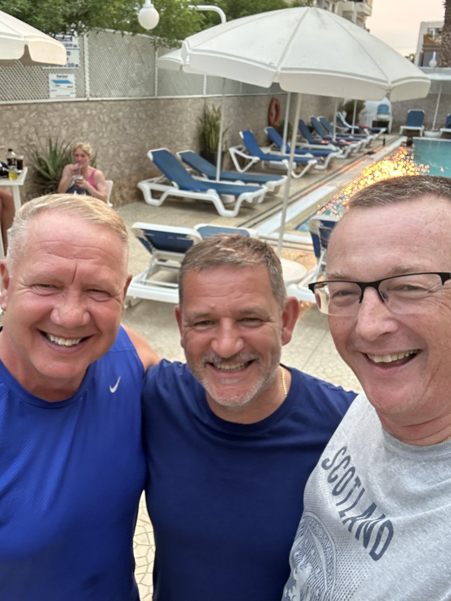 stmadoesboy's tweet image. Brilliant to bump into Tony Doc out at Cyprus. #DundeeFC  😉