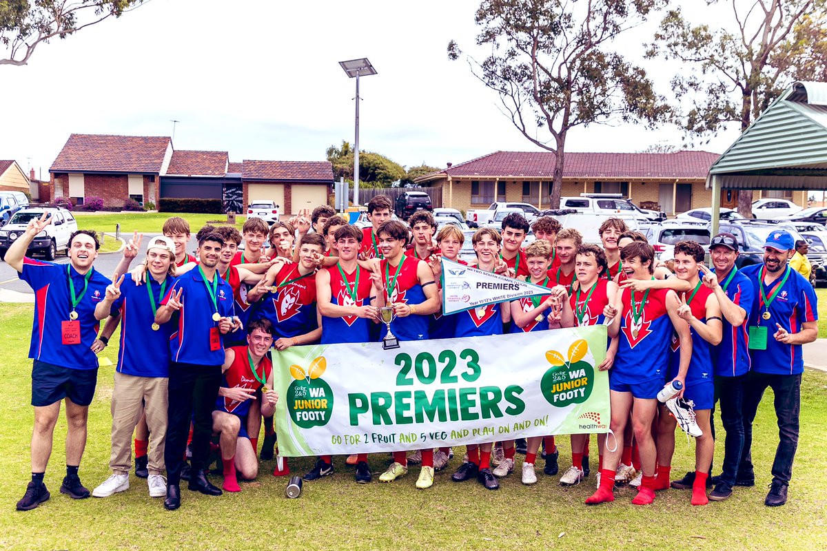 StewyGray's tweet photo. We’ll done to the Pally 11/12 boys. Tough slog against the two best teams. 

Back to back premiers. https://t.co/U05eWKiAMX
