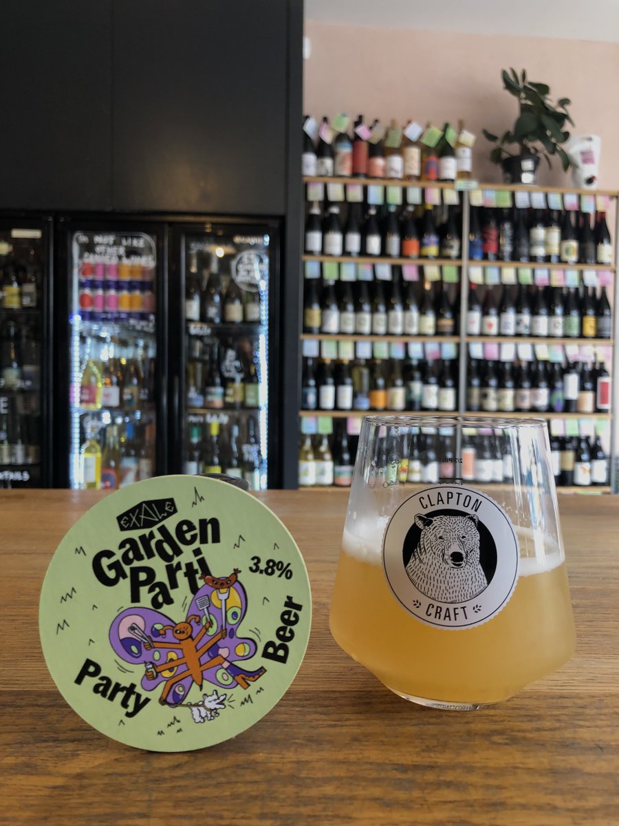 ClaptonCraftSW's tweet image. Exale's latest brew GARDEN PARTI is peeerfect for this weather. Brewed with lemon thyme, chamomile and orange peel, expect soft kisses of citrus &amp;amp; subtle wafts of dandelion &amp;amp; burdock. An endlessly refreshing, suitably sessionable quality craft beer at only £5.70 a pint.

#SW12