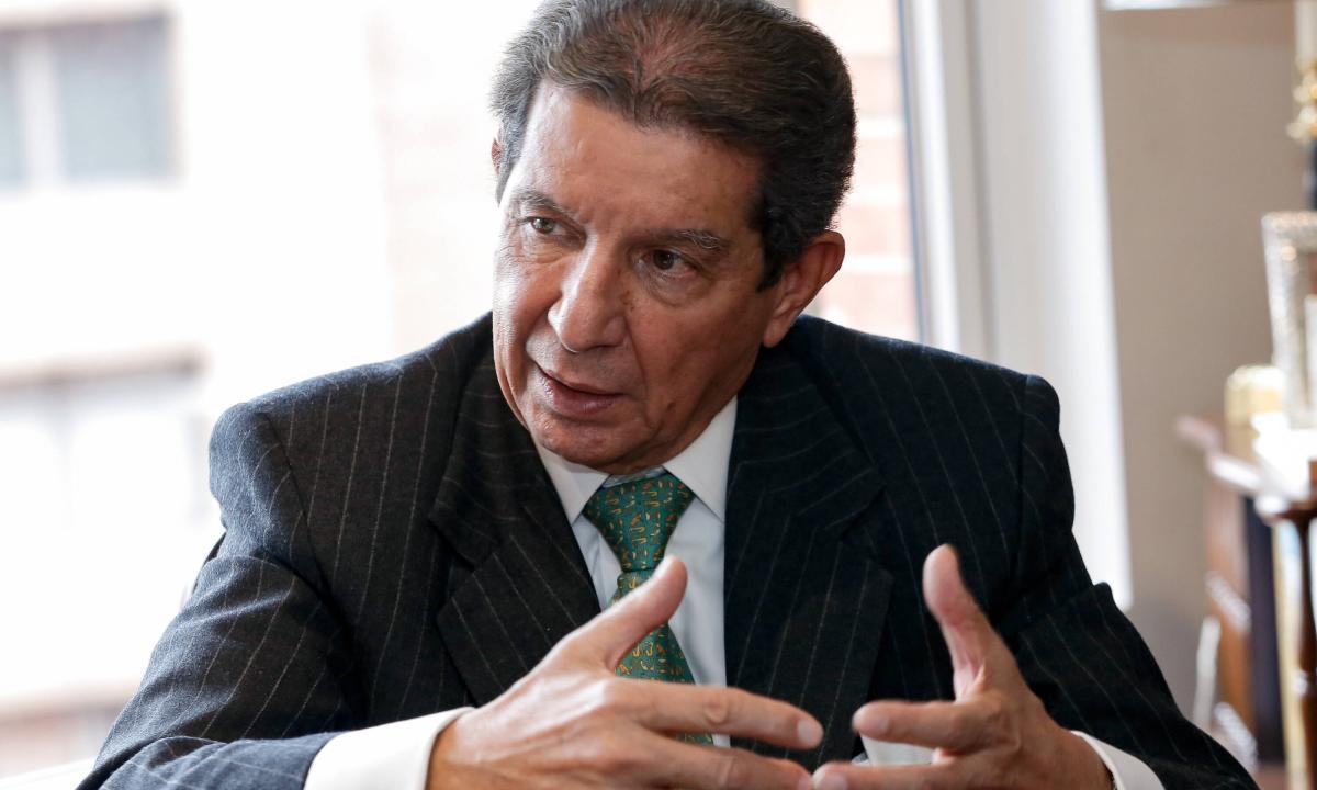 'La propiedad privada está en peligro en Colombia: la alerta de José Félix Lafaurie ► eltiempo.com/economia/secto…

Explica los riesgos de la extinción que, según él, propone el Gobierno en sus reformas.