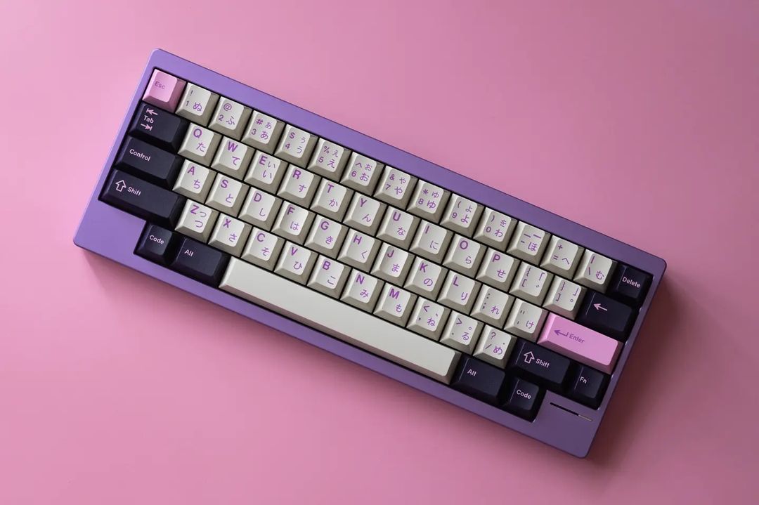 sleekkeebs's tweet photo. Board: Lily (prototype #3) by https://t.co/nxd3ujs0Cb Caps: GMK Analog Dreams 2 alphas, GMK Digital Nightmares modifiers - designed by @/philippwade (https://t.co/yajjPh93xI) Built: @/gok_nz (instagram)

#sleekkeebs #keebs #keeblife #mechkey #mechanicalkeyboards #customkeyboards #keyboardporn #keyboard #keycaps #gmkcaps #pbtcaps #teclados #tecladomecanico