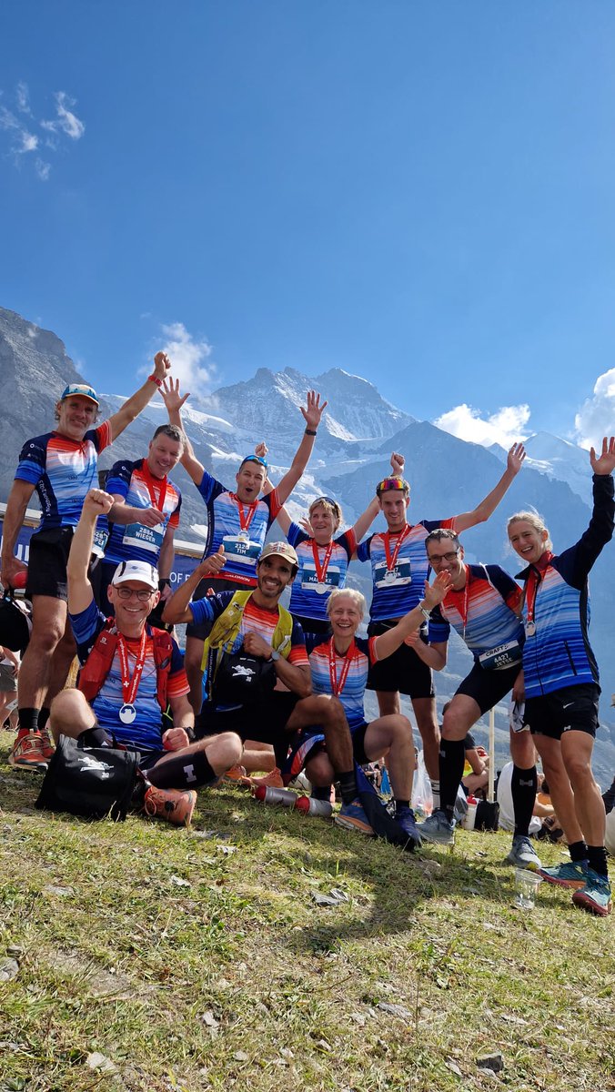 Hier staan we, bij de finish van de warmste editie van de Jungfrau marathon ooit. Waanzinnig zwaar en mooi, maar vooral ook confronterend door het zien van afbrokkelende Eiger gletsjer, die de booschap van onze klimaatmarathon onderschrijft #run4climate #StopFossieleSubsidies