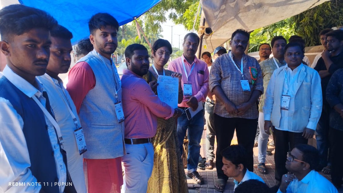 AMSA__Odisha's tweet photo. 📣 Exciting News! 🤝 Thrilled to share that @ABVPVoice is standing strong with us, supporting our genuine demands. 🙌 The @abvpodisha team has pledged their support, ensuring we stand united for our cause! Together, we can achieve great things! 💪 #UnityForChange #ABVPSupport https://t.co/vC8CQlmrMQ