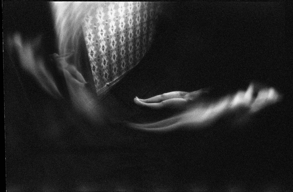 artlimitednet's tweet image. The Room of Light Abduction by Pablo Fanques Fair
#35mm #manualfocus #blackwhite #blackandwhitephotography #sublime #blackandwhite #35mmm #dailyart #surrealism #film #filmphotography #ilfordphoto #figurative #female #people #conceptual #mystical… artlimited.net/1050460/art/ph…