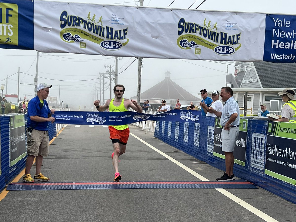 RunHMF's tweet photo. Joshua Villeneuve of East Granby, CT win Surftown 5K in 18:17 a congratulations! #surftown5K #runHMF @ynhhealth https://t.co/wor7bKHtzt