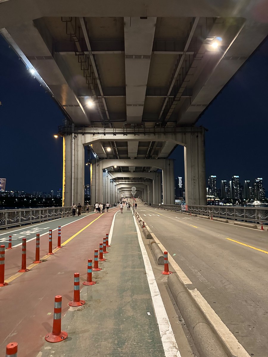 cityscape_360's tweet photo. 서빙고동에서 좋아하는 도로-교통 시설물들 https://t.co/SsrrFvro3n