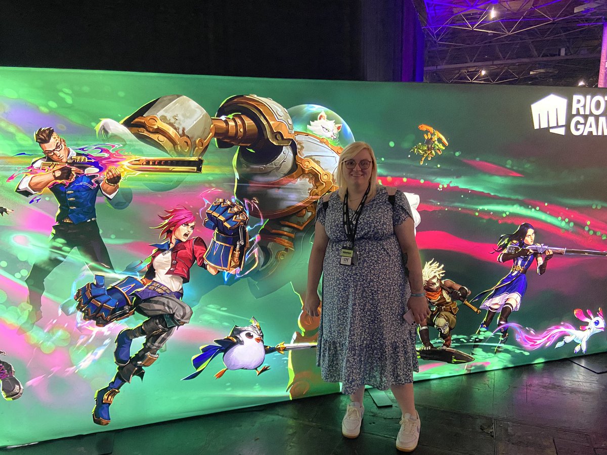 joeskigaming's tweet photo. Thatβs a wrap! This will be the last insomnia for us. For a while, weβre going to be welcoming our baby into the world in February soooo weβll be preoccupied. Thank you @IGFestUK and to all of your staff for making the last 8 years of festivals so special β€οΈ #insomnia71 #i71 https://t.co/ZuaNIe9PSD