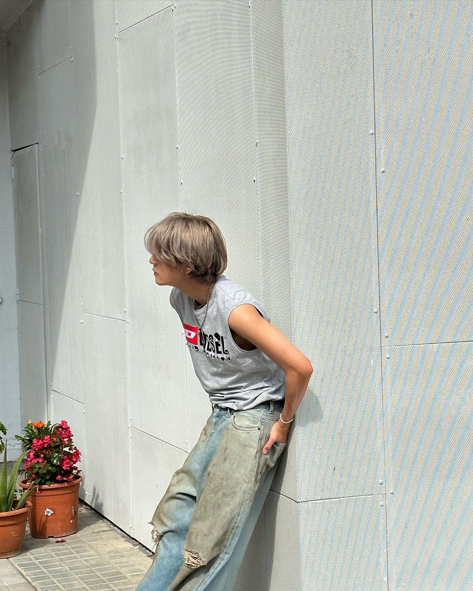 TellierCline21's tweet photo. Behind the scene de Slow Dancing de V @BTS_twt @bts_bighit #SlowDancing_V #SlowDancingOutNow #BTS_V #KimTaehyung https://t.co/obd5ed8h0W