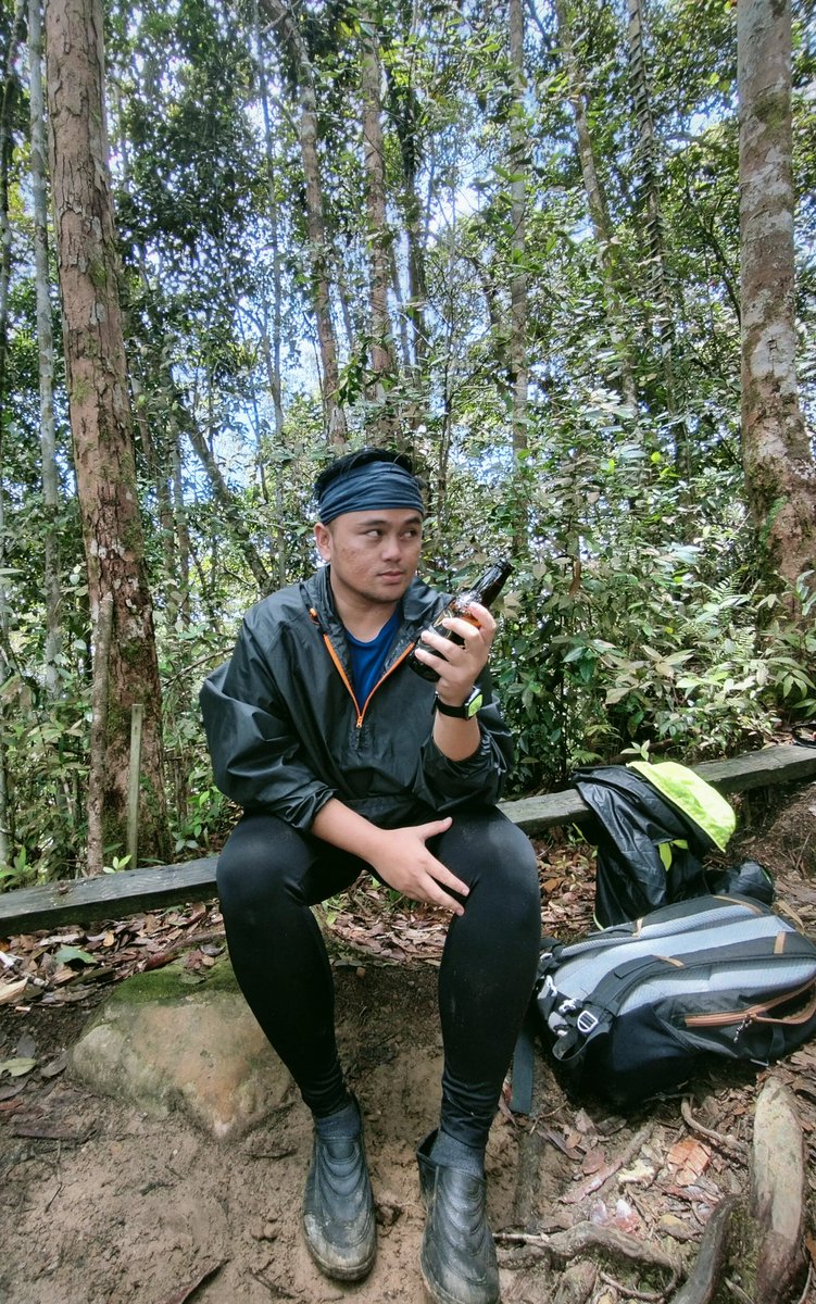 JrMathewKK's tweet photo. Mount Singai - CHECKED ! 🍑

#MountSingai #GunungSingai #Sarawak #Hiking #Nature #Mountain https://t.co/JY3T1hFu70