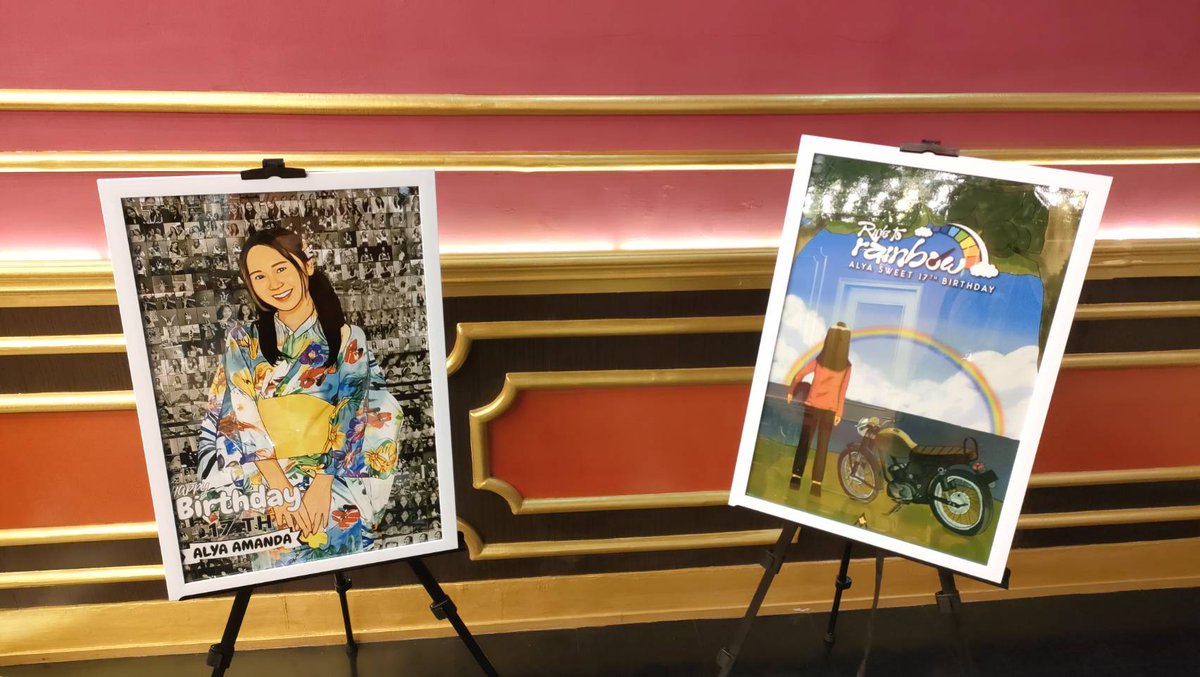 EllatheriaOfc's tweet photo. Hari ini mampir ke project birthday @AA_AlyaJKT48 di depan theater. Project dari kakak kakak @Alamanda_INA
Keren banget project nya sekali lg selamat ulang tahun Alya ๐ฅณ
#RideToRainbow
#AlyaSweet17 https://t.co/XUiGNruehB