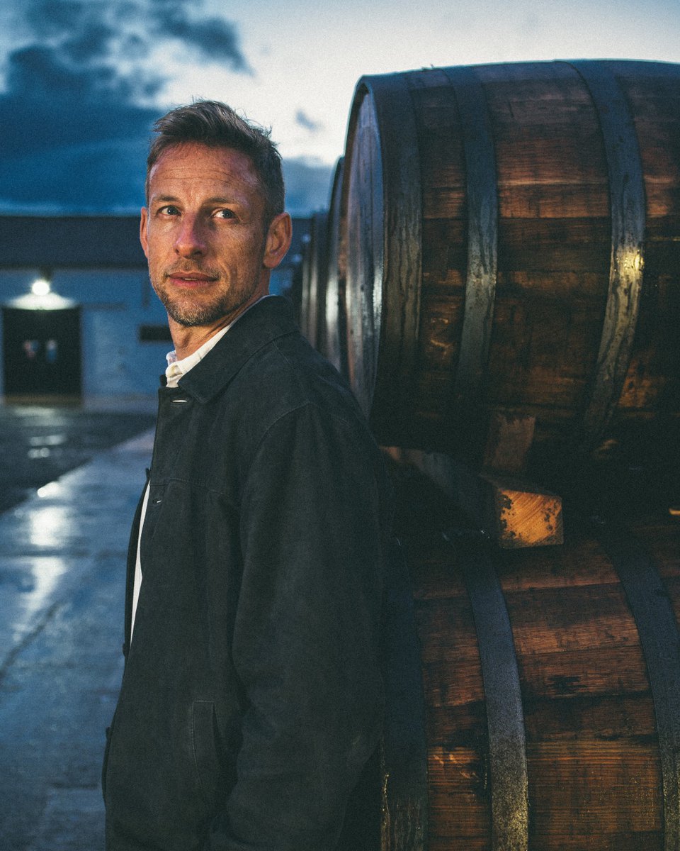 Coachbuilt_w's tweet image. After honing in on the perfect recipe for Coachbuilt, we finish the liquid in second fill Sherry casks for six months. This, to add an extra layer of flavour to the liquid and to further draw out some existing notes of fruit and spice.