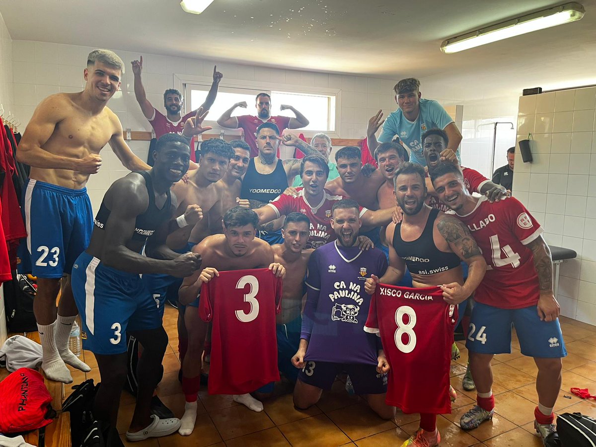 #3rfef 
#ligaterceraaireuropa 

✅ Tatatatatatataaaaaa +3 vamosss

Victoria de nuestro Tercera División en Lloseta, gran partido equipo 🔴🔵