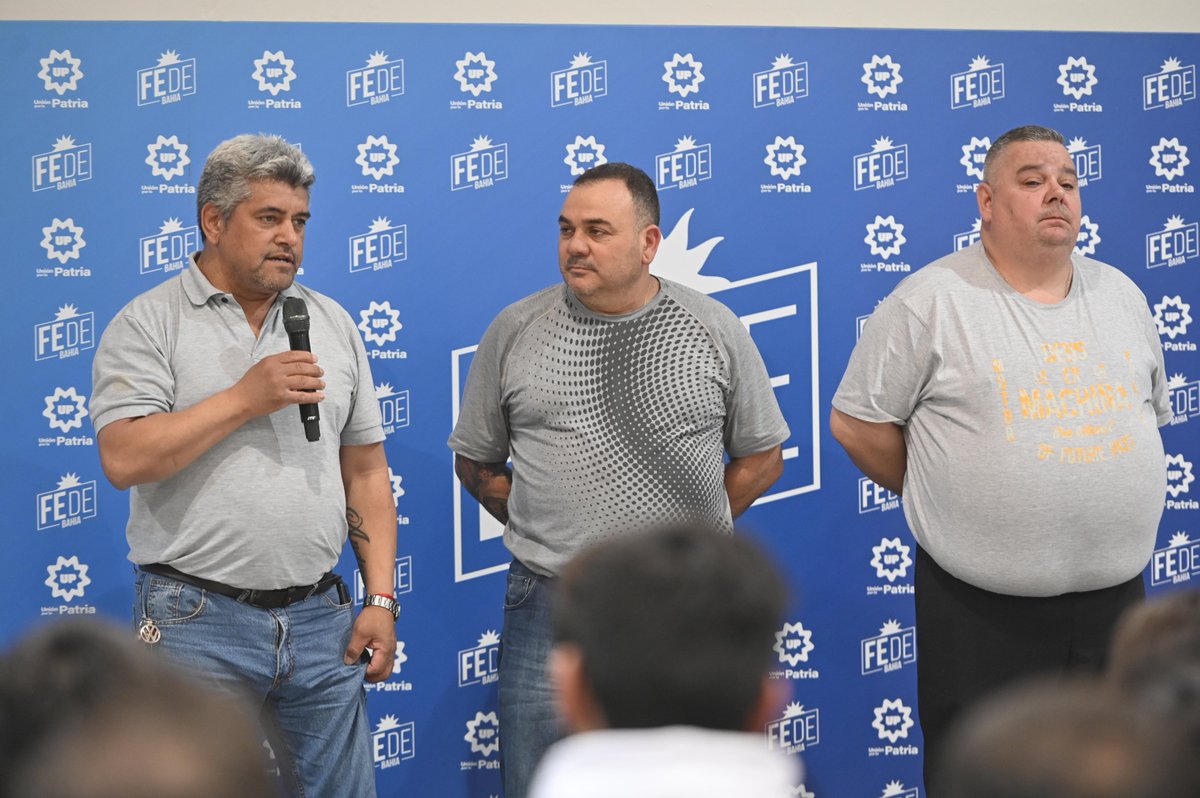 rayude68's tweet photo. Gran plenario de la militancia de @upbahiablanca
Compañeros y compañeras de distintos barrios, organizaciones y sindicatos convencidos que tenemos la posibilidad de transformar Bahia Blanca, aportando a construir un futuro con esperanza.
@fsusbielles #FeDeBahia #FedeIntedente https://t.co/Ma1Njbzdjh
