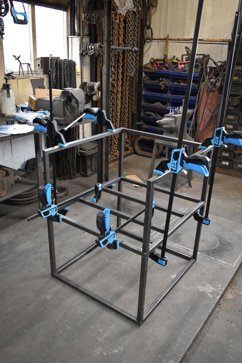 Screwfix's tweet image. Could visiting the @OXtoolsUK stand the ultimate Screwfix Live side quest? ⚔️

Check out their throne made entirely of OX Tools and if you’re feeling strong, have a go on the Thor’s hammer challenge 🦾

#ScrewfixLive2023 #OXtools #Screwfix