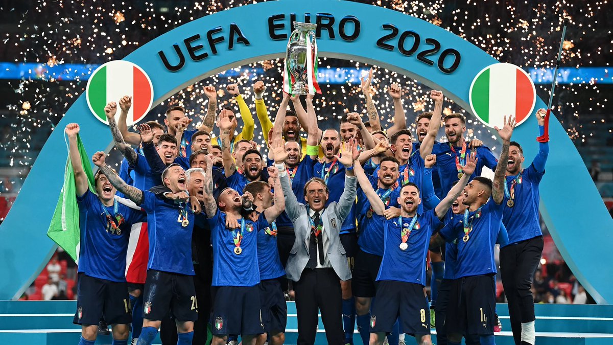 JuventinoMC's tweet photo. List of championships Italy have won in their history and their captains at the time:
🌎🏆 1934 World Cup: Gianpiero Combi
🌎🏆 1982 World Cup: Dino Zoff
🌎🏆 2006 World Cup: Fabio Cannavaro
🇪🇺🏆2020 Euros: Giorgio Chiellini
What do all these players have in common? Juventus ⚫️⚪️ https://t.co/UVE3Uh6Q4B