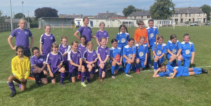 ColdstreamGirls's tweet image. ☀️🌞Coldstream and @BTFC07 Whites U12 girls needed water breaks throughout their game on a baking hot morning at Home Park. Great effort from both teams in tough conditions and an excellent evenly-matched game with lots of great skill on show 👏🏻 💙