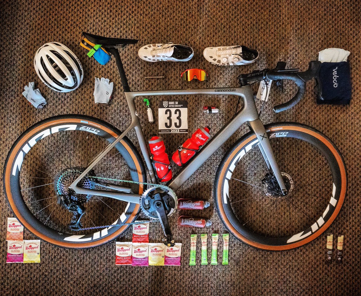 The Bicycle Swiss Army Knife deploying all its handy gadgets! This shot is @iamtedking’s bike, gear, and nutrition on the eve of the inaugural US Gravel Nationals. 🇺🇸