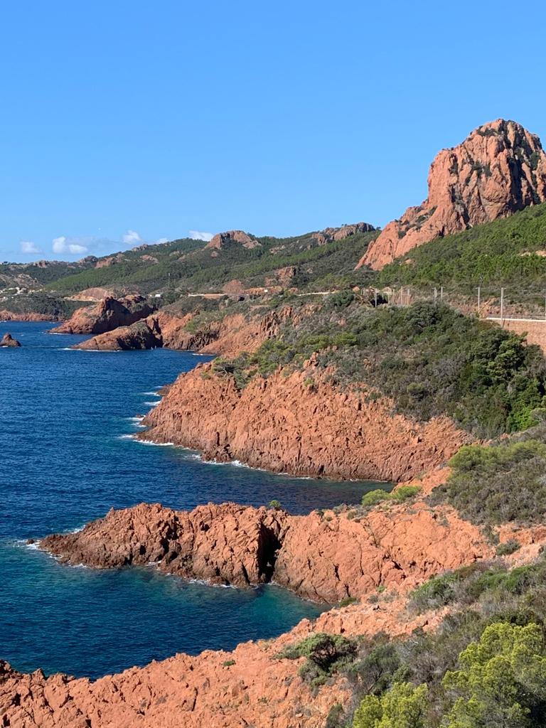 Il fascino dei paesaggi di Esterel Côte d’Azur . Itinerari nella natura tra le rocce rosse #esterelcotedazur @EsterelCoteAzur @VarTourisme