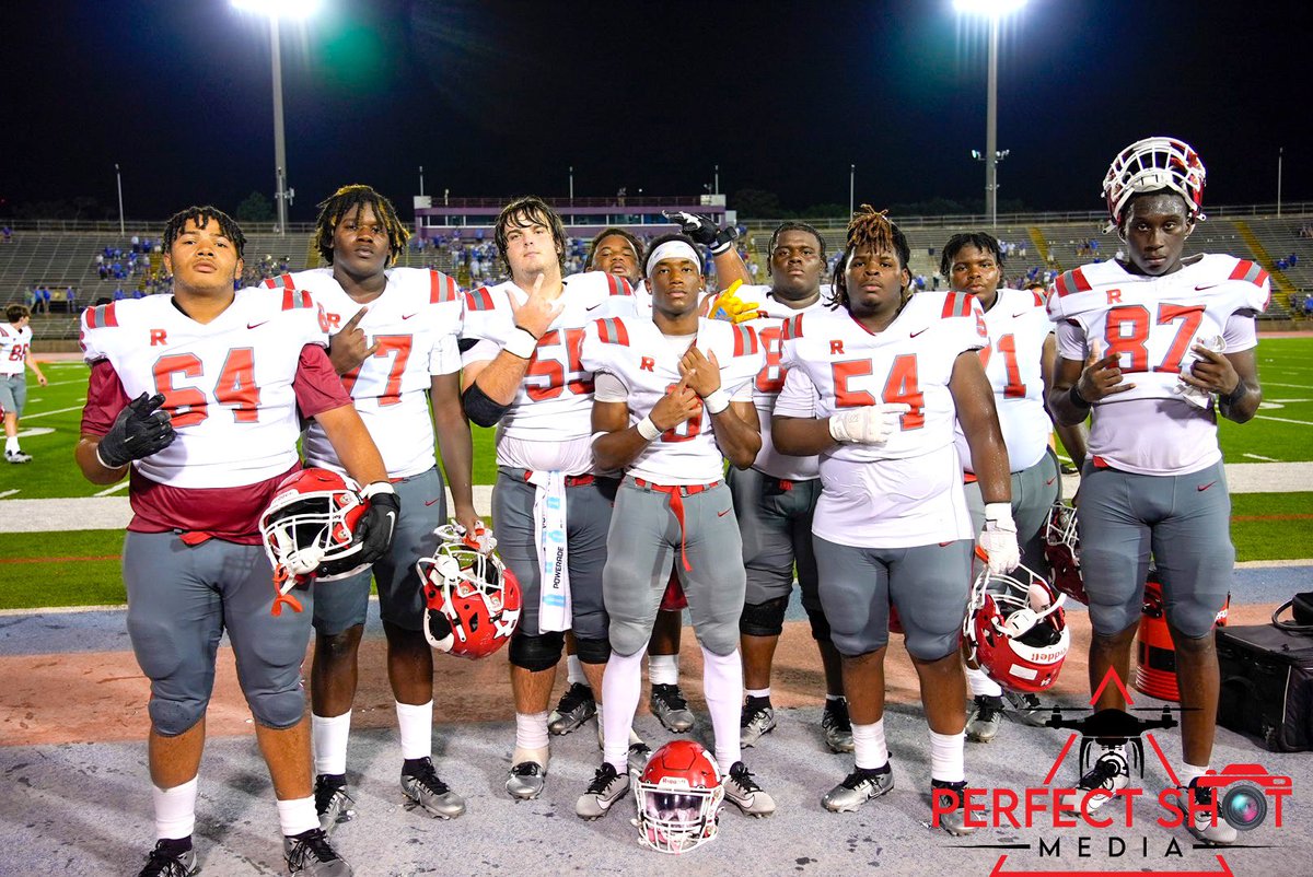 djmelvo102's tweet photo. Ruston High Bearcats O-Line 🔋🔋🔋 https://t.co/wSQ3BBmSEl