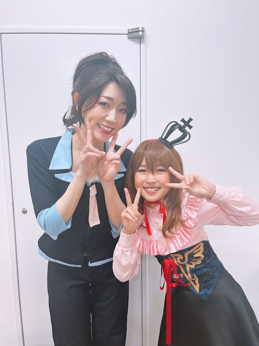 namekyon's tweet photo. ちなみに…兼役の…笑笑
#ローステ の林原樹里ちゃん…のコスプレをしている学園祭の人、でした！

真里亞がちょっとよそよそしかったです😀笑

女子で撮った写真も確認したら載せます…☺️

#うみステ #うみステ2 #Umineko https://t.co/SDWZ6gBKRb