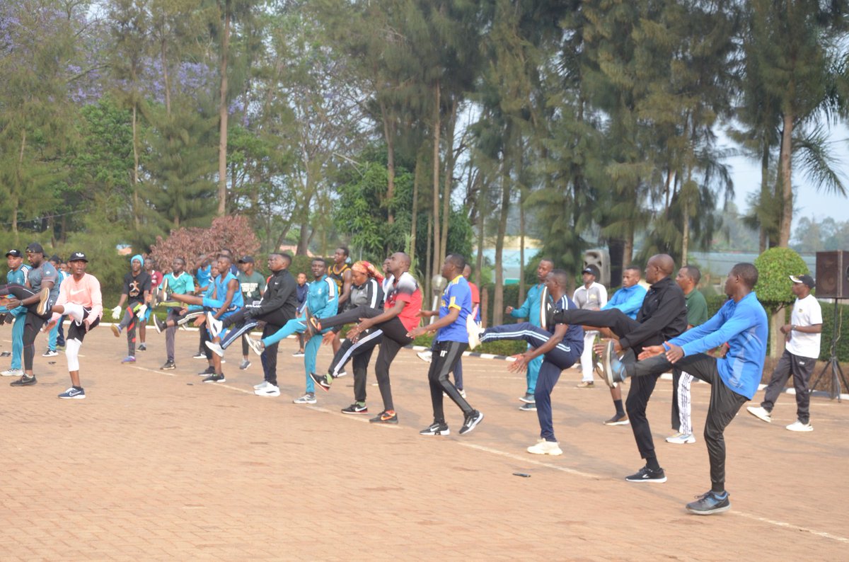 NursingR_Club's tweet photo. Early this morning, @NursingRClub and partner @TeamHeartRwa. Organised exceptional Carfree day in @RwamaganaDistr where we launched the #RunForRwanda a 15 day's campaign from 9-September to 24. After the sports we carried mass screening of NCDs.
#TeamHearter #CORCYMBEAT2023 https://t.co/d0a0FcyWdt