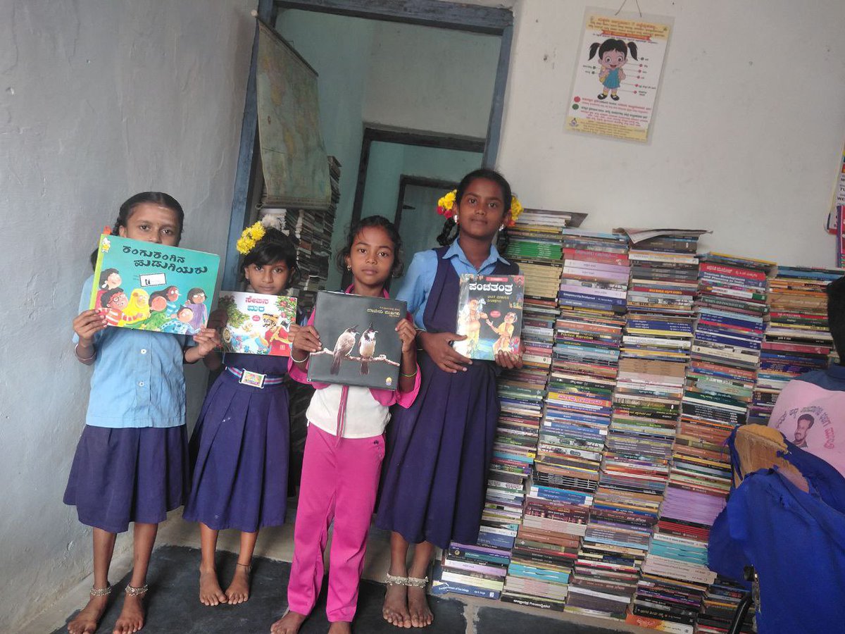 readingkafka's tweet photo. #kidsnlibraries #readingon https://t.co/f0LxCrhTgO