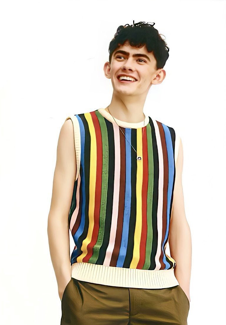 Sir_Luis07's tweet photo. He is the rainbow this sick world desperately craves for 🌈❤️‍🩹💫
#JoeLocke #GayIcon
#JonMagazine #CharlieSpring https://t.co/5kOzakADqX