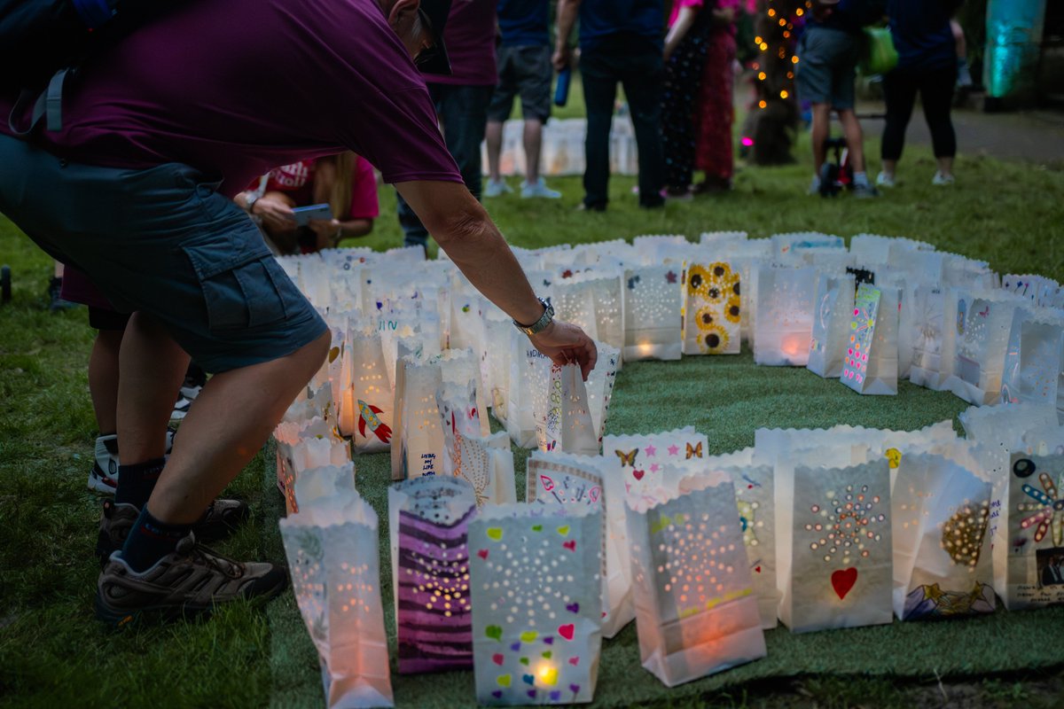 What a night! Yesterday over 600 walkers, supported by more than 50 volunteers, strolled 5 miles along Eastbourne Seafront; remembering loved ones and supporting the hospice. Thank you to all the volunteers and walkers who took part, and our lovely sponsors @ClarkeRoofingSL