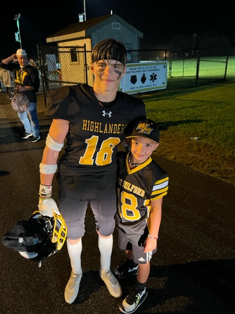 WMAthleticDept's tweet photo. This Future Highlander's father said, “You’re my son’s idol.  He was cheering you on all night.”  #18's twinning!  This is what youth night is all about! Best of luck this season! #wmhometownpride #beherebeherd #gohighlanders @daniel_novak_WM @WMTHSPrincipal https://t.co/HrPyx0Q2w7