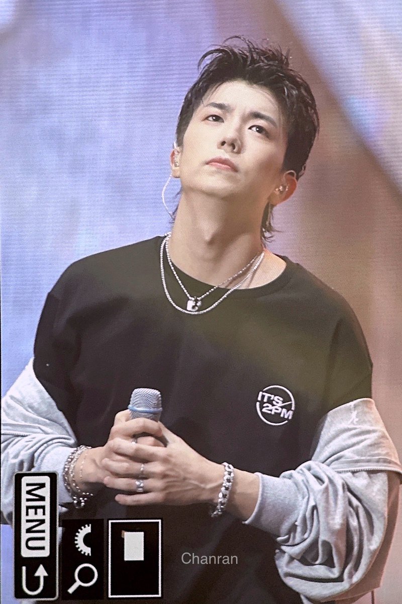 Chanran_0430's tweet photo. 230910 It's 2PM concert
행복해써🔥♥️

#2PM #장우영 #우영 #WOOYOUNG https://t.co/FNWIz96Ql7