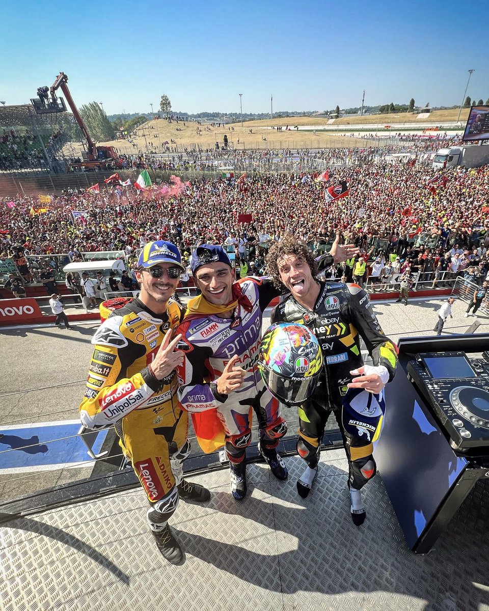 These three 👇 managed to repeat their positions in both the #TissotSprint &amp; the #MotoGP race:

🥇<a href="/88jorgemartin/">Jorge Martín Almoguera</a> 
🥈<a href="/Marco12_B/">Marco Bezzecchi #12</a> 
🥉 <a href="/PeccoBagnaia/">Pecco Bagnaia</a> 

#SanMarinoGP 🇸🇲