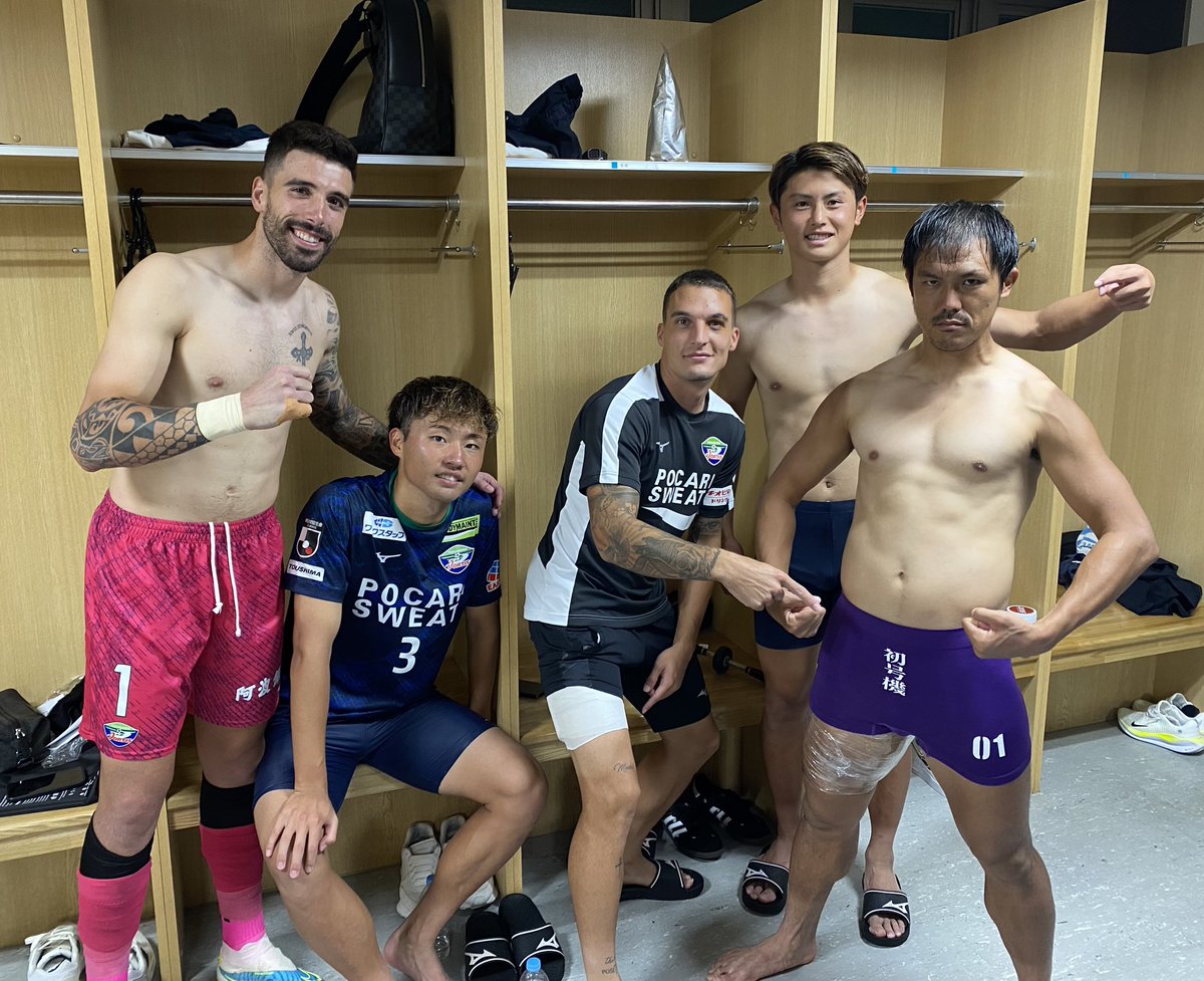 nakagawapiko's tweet photo. vs いわき2-0Win
4試合連続クリーンシート！
来シーズンのクラブエンブレム発表・ヴォルタくんの誕生日など徳島ヴォルティスの記念すべき日の勝利は、最高です。
沢山のご声援ありがとうございました！！ https://t.co/DUF9e4bbk2
